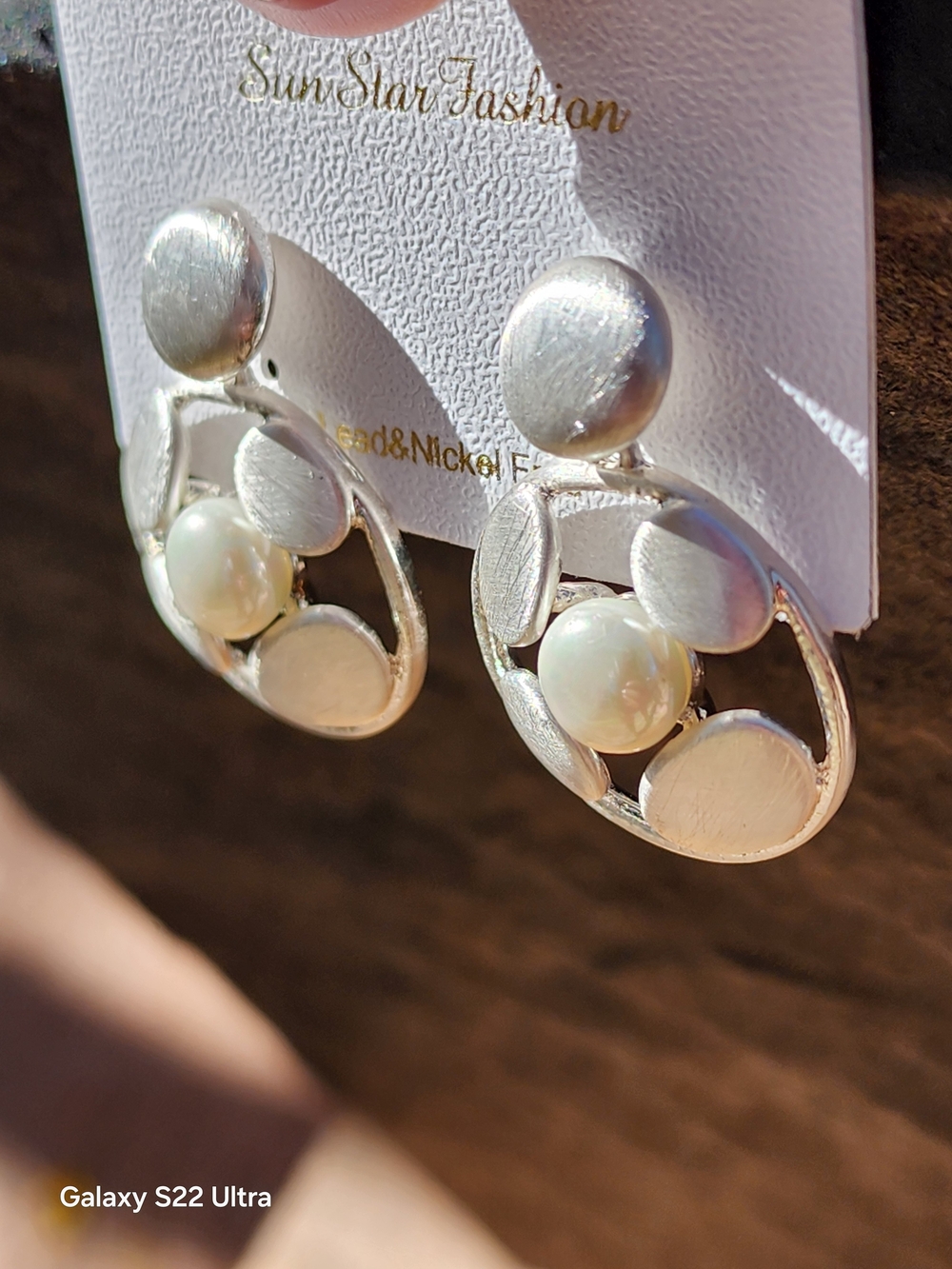 Sun Star Women's Silver Pearl Circle Drop Earrings - Picture 5 of 6